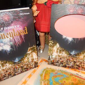 Walt Disney's DISNEYLAND Deluxe Edition Chris Nichols 2020 Slip Case & Map!